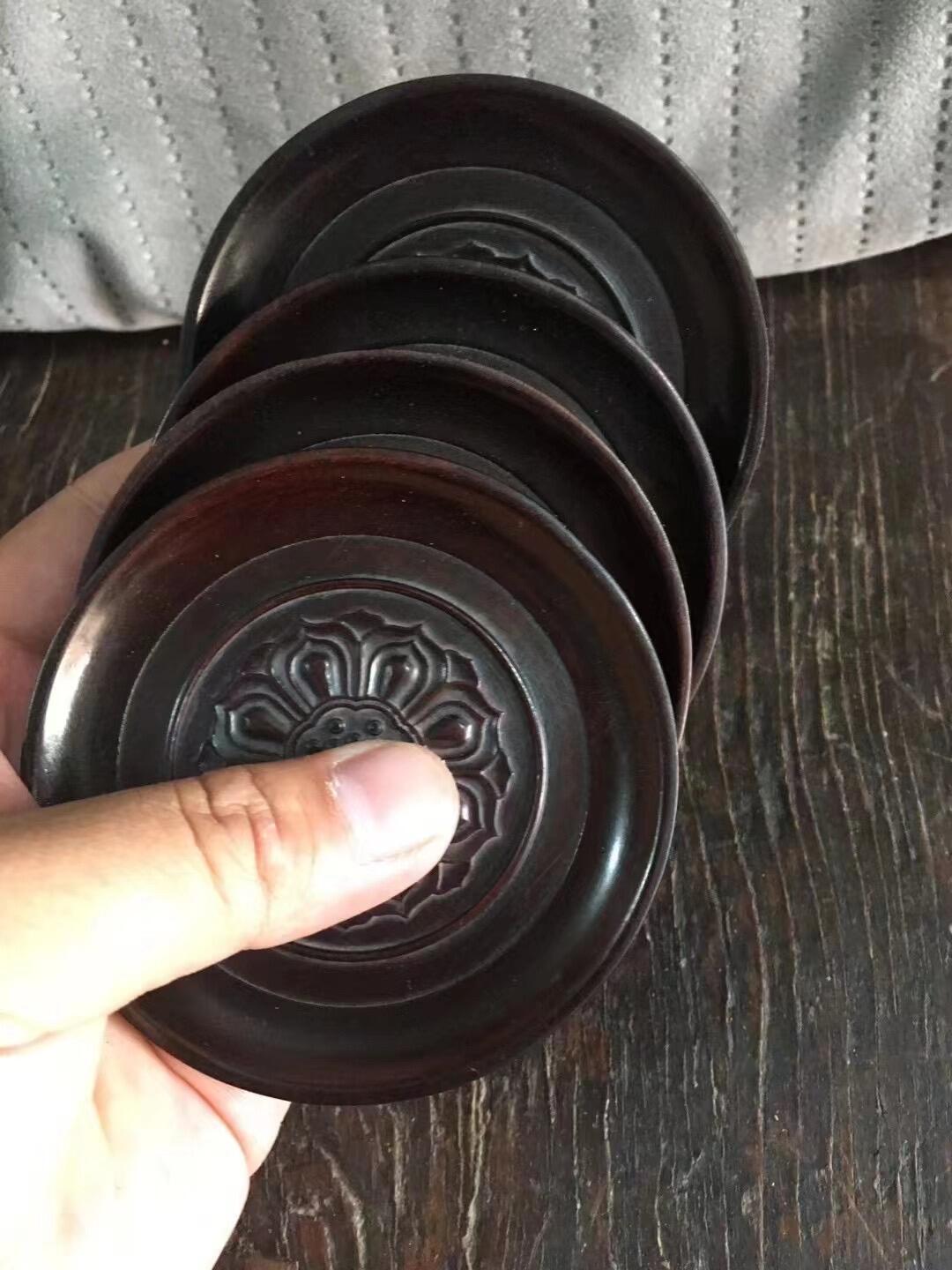 老红木茶托四个一套，包浆自然，雕刻漂亮，见图示
