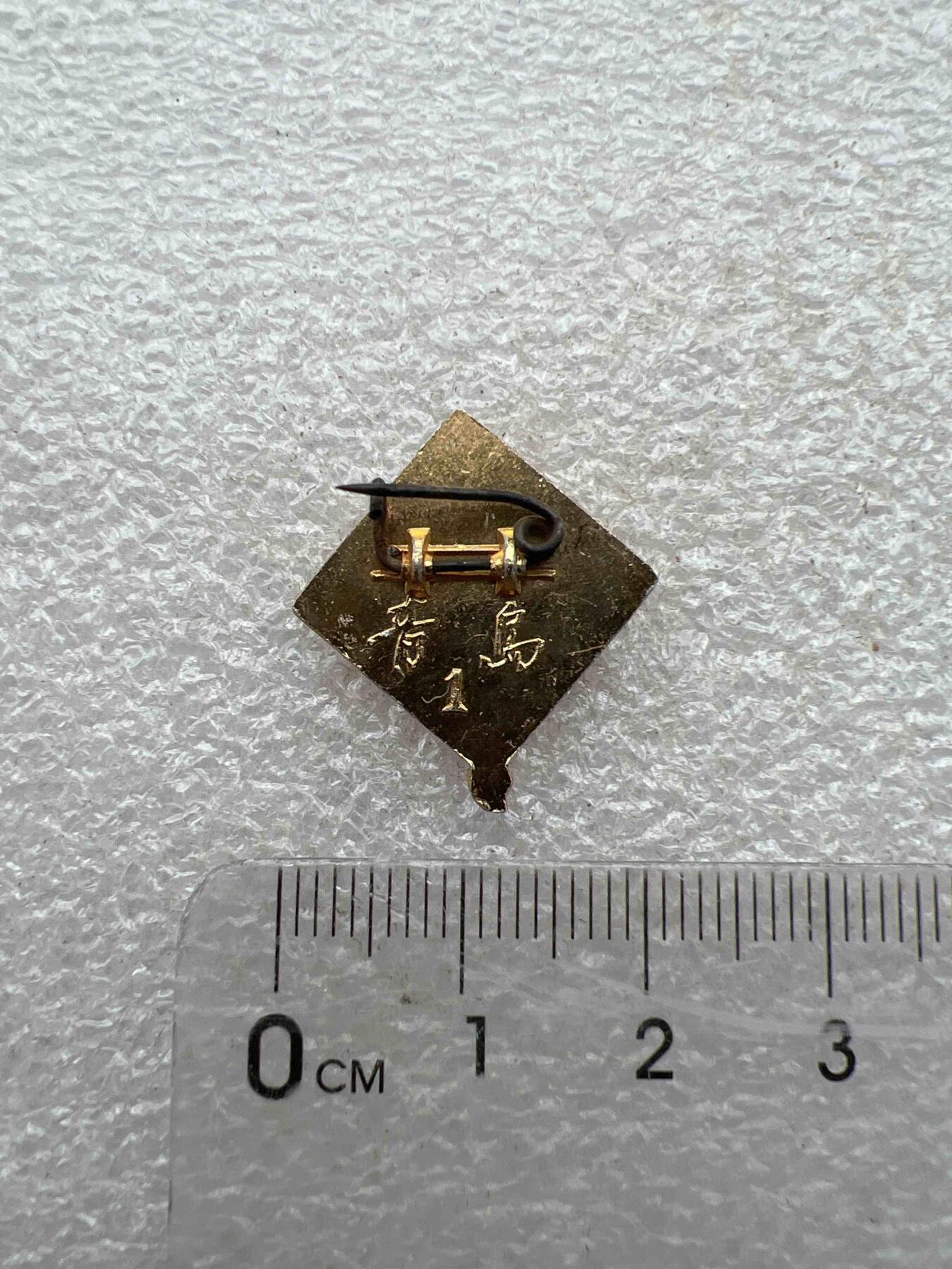 真品毛主席像章F