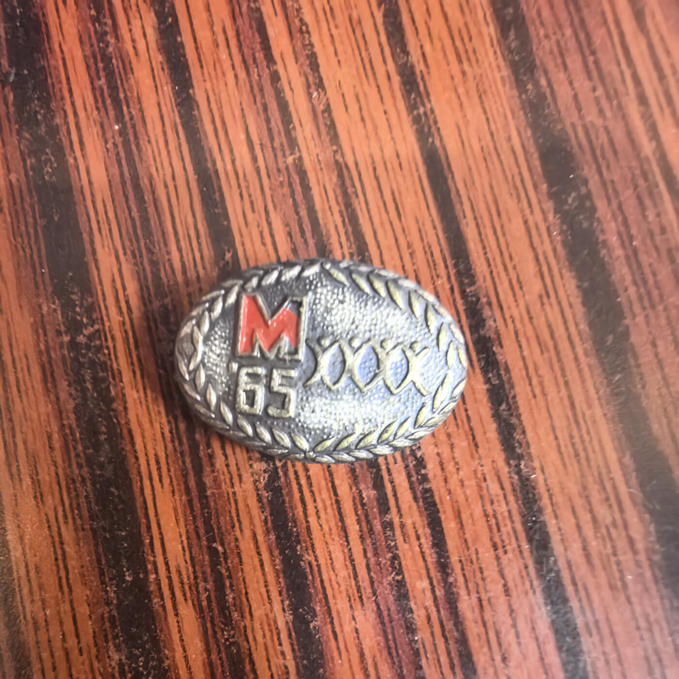 泡泡币外币第二十五场可代拍15038385335微信 胸章。