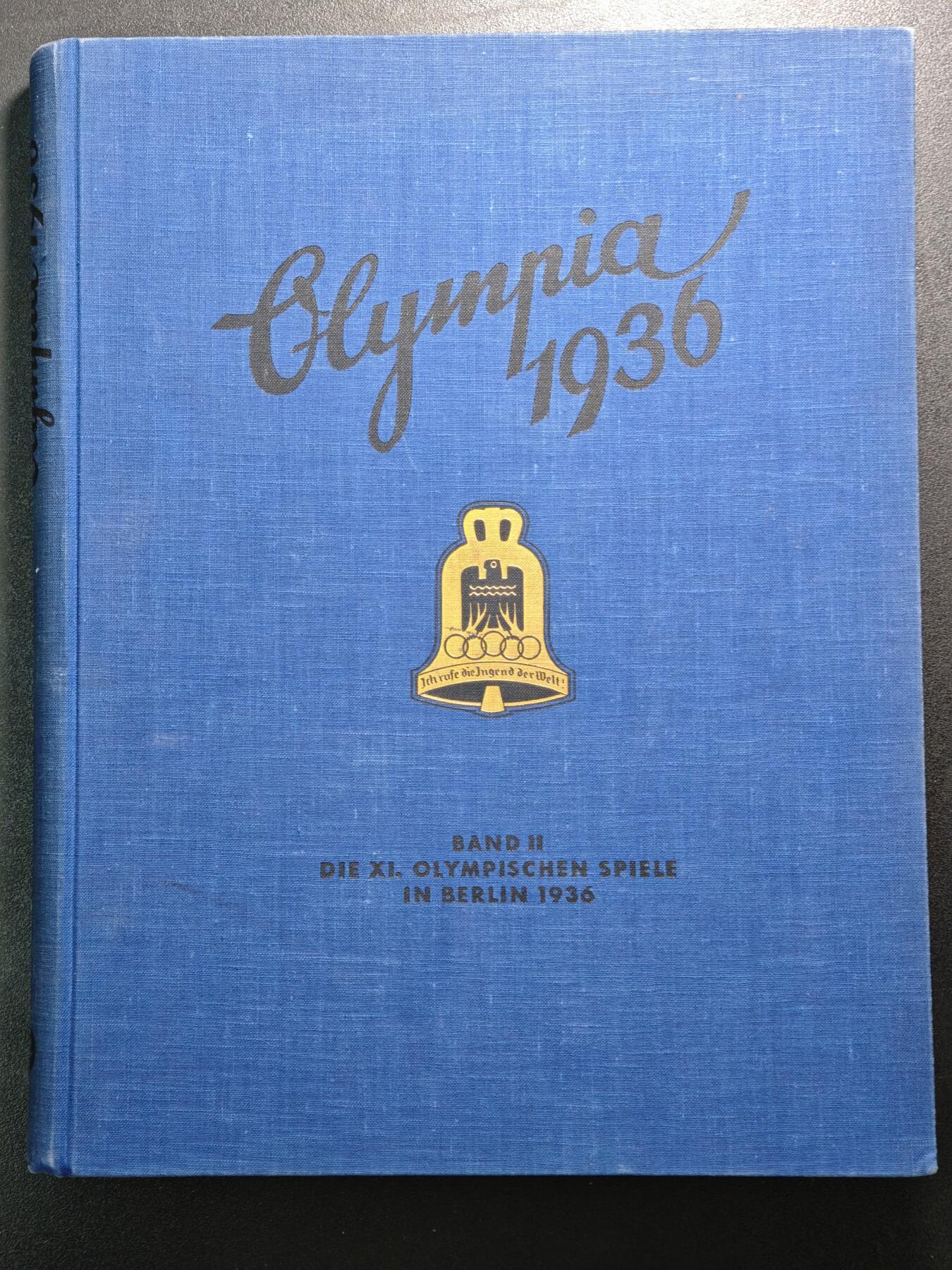 【德藏】世界币章拍卖第152期（拍品征集中~欢迎藏友联系） 97新 1936年 德国柏林奥运会纪录1-2册全 超大开本 极其细致的记录了这届柏林奥运会 硬壳布面精装 两册书共约296页 全书图片均是照片粘贴