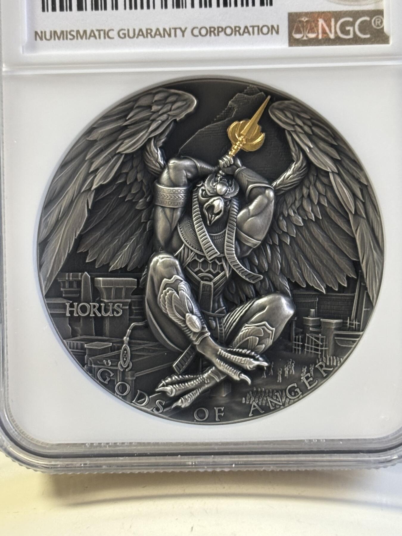 第181期拍卖 纽埃2020年愤怒之神荷鲁斯2盎司仿古镀金纪念银币NGC-MS70带证书，999银，发行量500枚