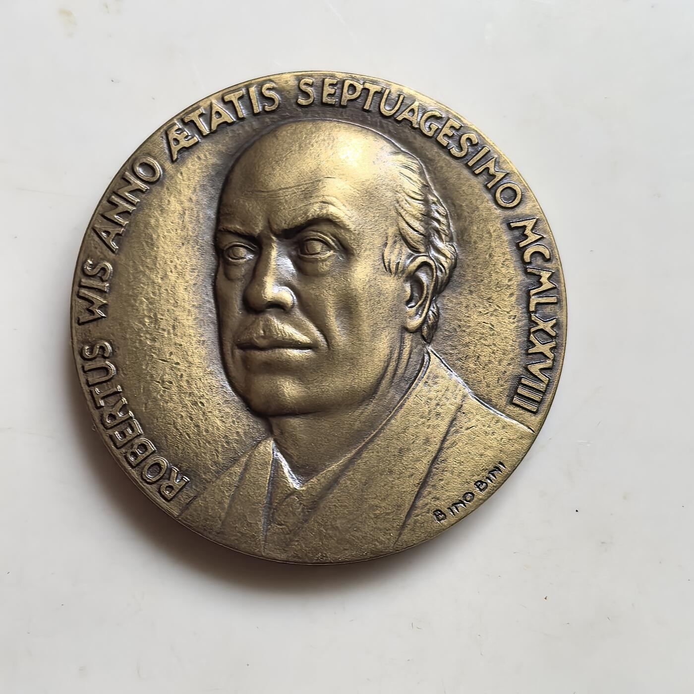 道一币馆币章第一百五十三场 1998年芬兰文学家罗贝尔托.维斯70寿辰纪念铜章