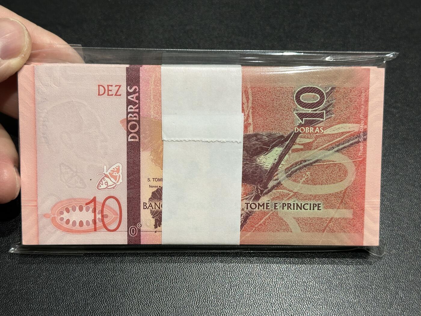 《外钞收藏家》第五百八十二期（精品场）（本平台长期征集拍品、欢迎藏友们联系合作）