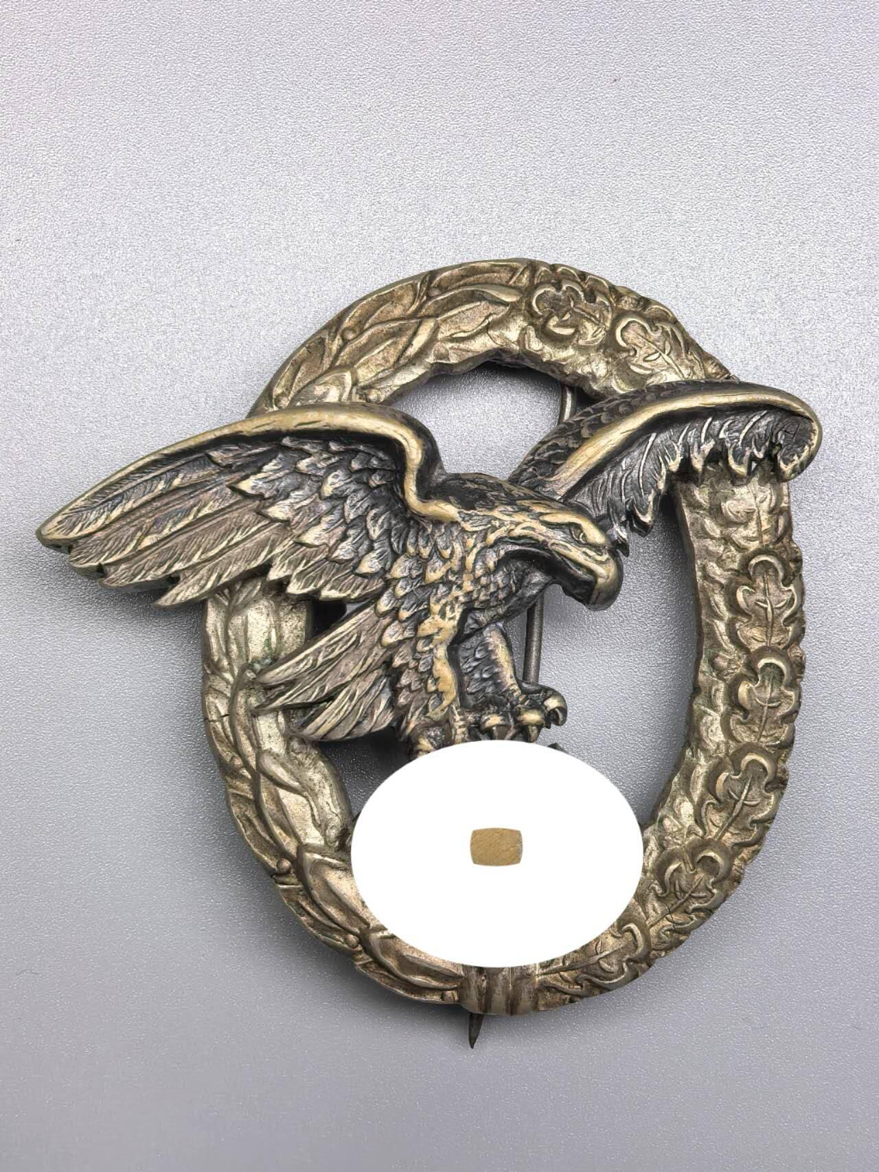 小驴勋章奖章收藏11月8日周六晚6点拍卖（珍爱和平，收藏战争，铭记历史，勿忘国耻，忠党爱国。有偿代拍，送拍规则在简介最后，参拍须阅读规则后再参拍，关系到运费包装发货时效真假辨别等关键信息，拍卖时不再发原图，看大图店主微信码在最后拍品里）