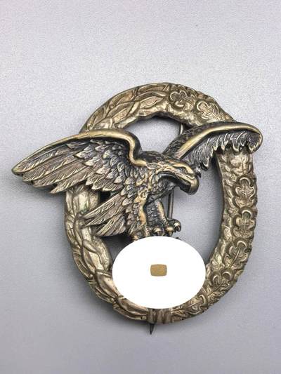 小驴勋章奖章收藏11月8日周六晚6点拍卖（珍爱和平，收藏战争，铭记历史，勿忘国耻，忠党爱国。有偿代拍，送拍规则在简介最后，参拍须阅读规则后再参拍，关系到运费包装发货时效真假辨别等关键信息，拍卖时不再发原图，看大图店主微信码在最后拍品里） - d3空军观测员奖章，背打容克厂C.E.Juncker,Berlin SW厂标，tombak铜合金,鹰枪镀黑，别扣组合的杆有替换，少见