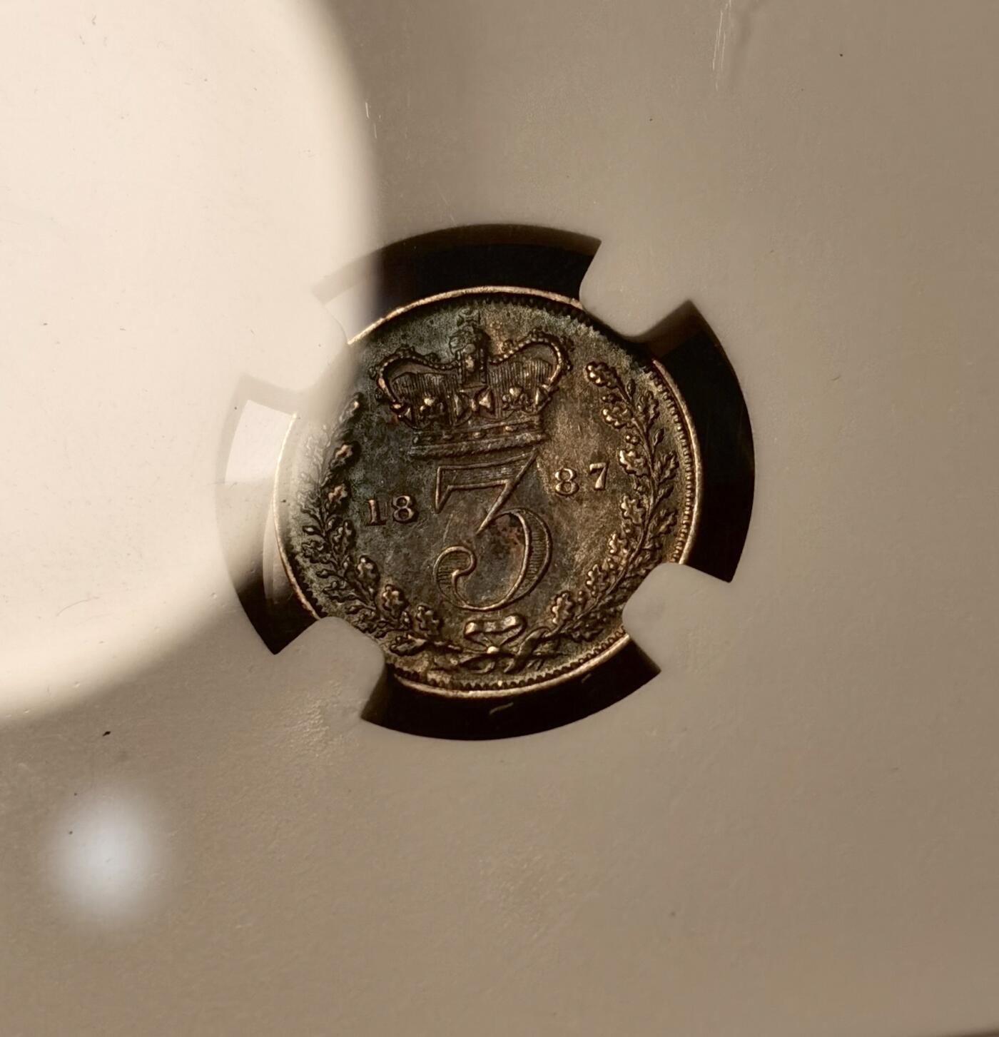 甄臻铺-世界币章拍卖（第38期）立冬小精品场，送拍享返佣金等优惠多多 NGC-MS64 AU58-MS64 1887年小维洗脚币，绚烂五彩，三便士包浆太厚低评