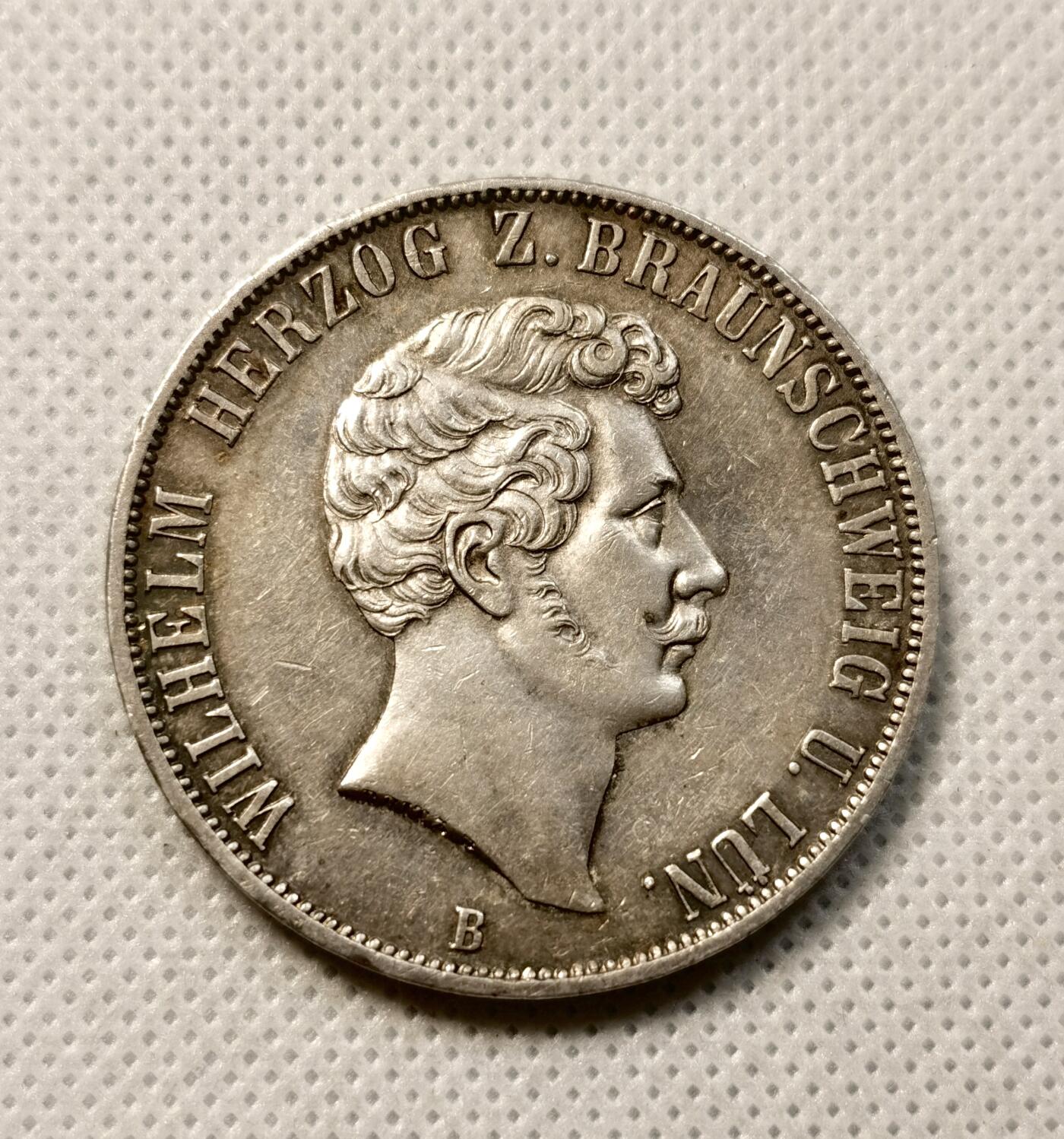 甄臻铺-世界币章拍卖（第38期）立冬小精品场，送拍享返佣金等优惠多多 德国布伦瑞克-狼堡加冕执政25周年纪念2泰勒  带有银霜感 背面状态非常好，赌徒品质