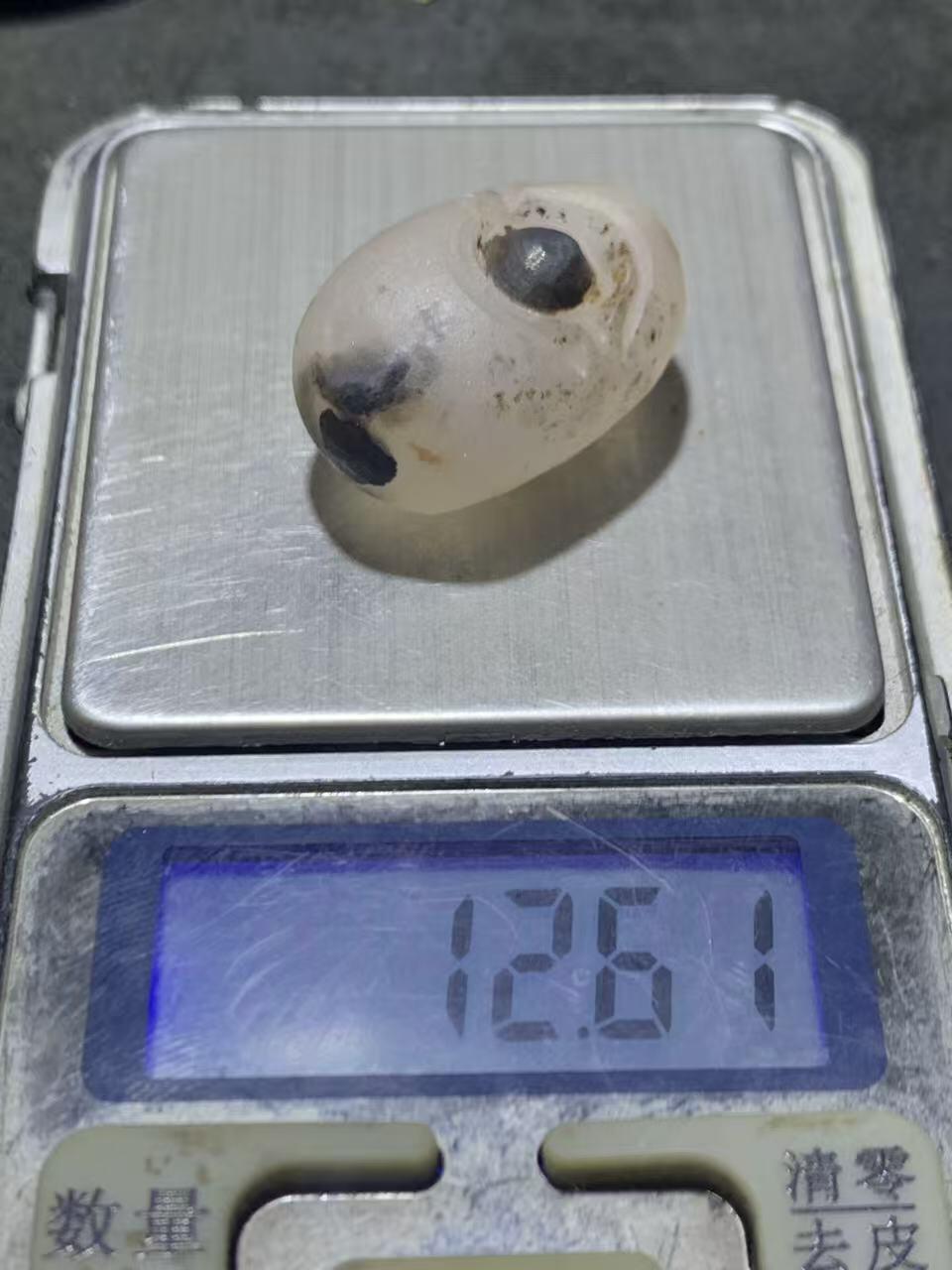 精美冰飘原皮战国红玛瑙雕刻天眼图案随形吊坠一个！