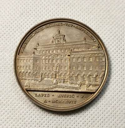 甄臻铺-世界币章拍卖（第38期）立冬小精品场，送拍享返佣金等优惠多多 1927年梵蒂冈教皇庇护十一世高浮雕大银章 44.00mm 35.35g 五彩镜面底板很漂亮 未流通状态 送评必出高分