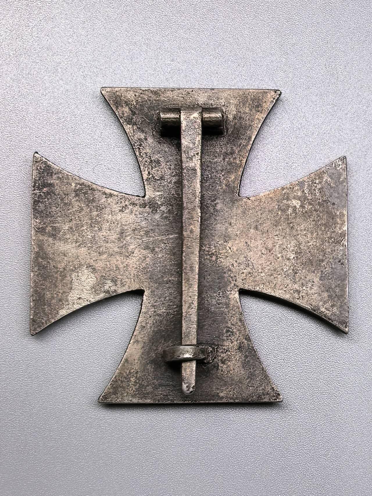 小驴勋章奖章收藏11月8日周六晚6点拍卖（珍爱和平，收藏战争，铭记历史，勿忘国耻，忠党爱国。有偿代拍，送拍规则在简介最后，参拍须阅读规则后再参拍，关系到运费包装发货时效真假辨别等关键信息，拍卖时不再发原图，看大图店主微信码在最后拍品里）