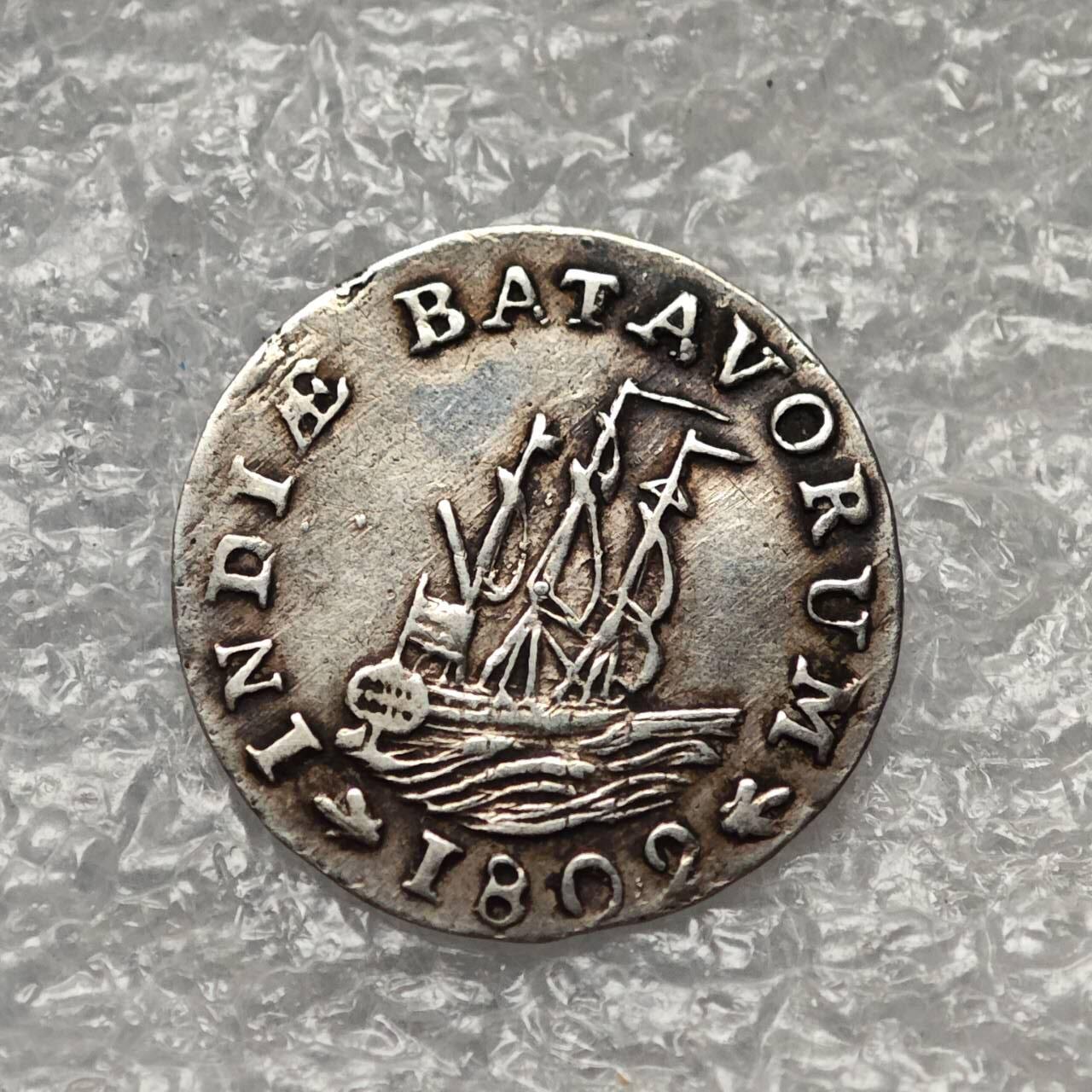 【淘币小摊】限时拍第七百九十五拍  葡属印度爪哇波兰阿根廷专场  满百包邮可预留两周  周一统一发货  荷属巴达维亚1802年1/16盾银币好品相 km78