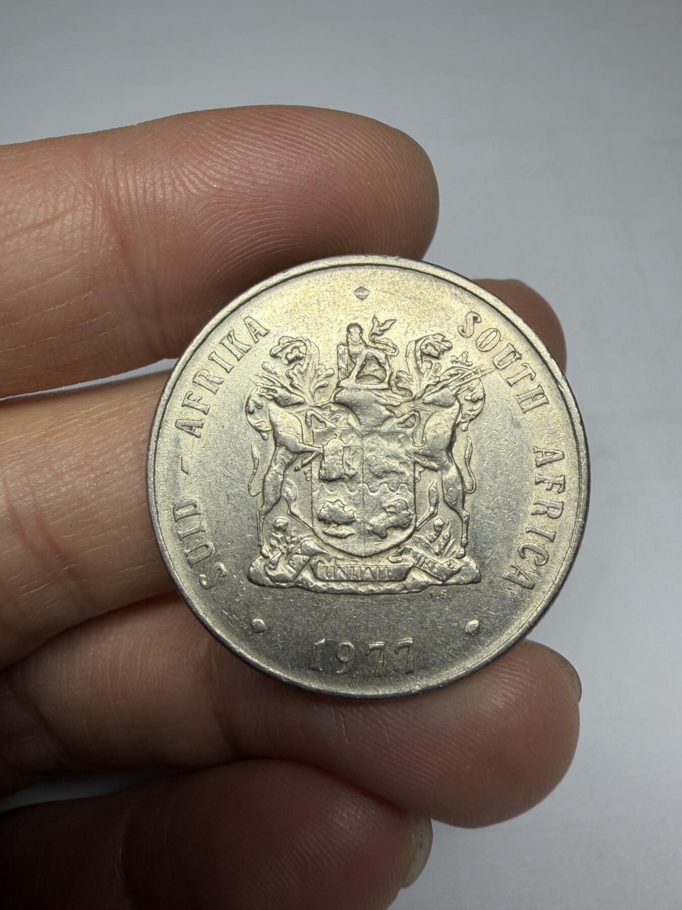 2025年集古藏今外币拍卖第十期-第4场—（总第284拍），可以寄存60天，满160元包邮。 1977年南非1兰特