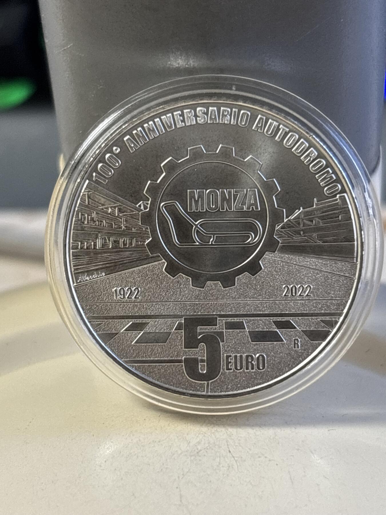 第181期拍卖 意大利2022年一级方程赛车蒙扎赛道5欧精制纪念银币盒证齐 ，925银，18克，发行8000枚