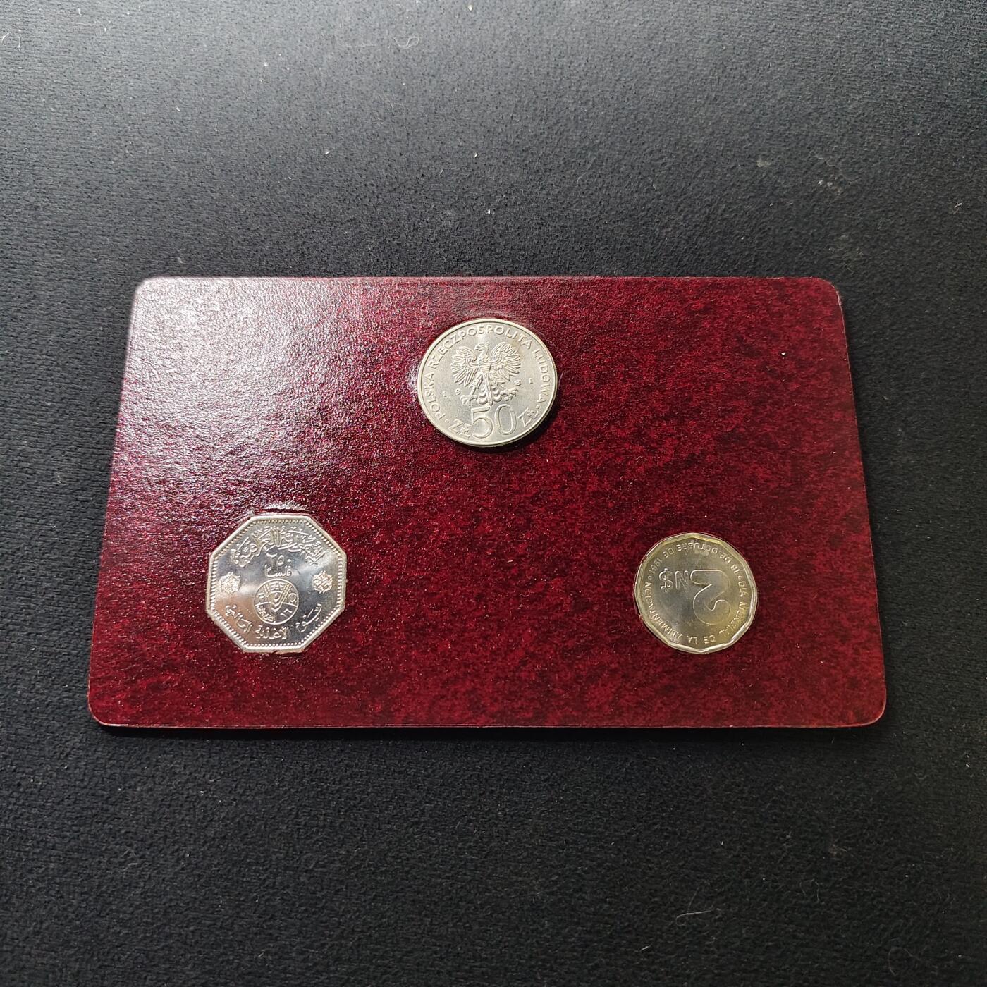 【全场包邮】纯粹捡漏拍477场（免费代拍第14场）调整中 世界各国1981年FAO世界粮食日纪念币3枚卡装-波兰+伊拉克+乌拉圭