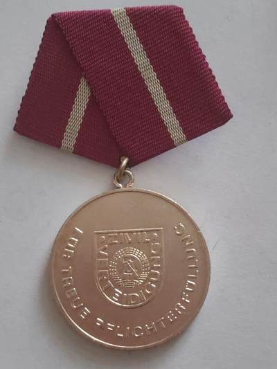 荷兰第128期勋赏拍卖 - 民主德国银级民防忠诚服务奖章