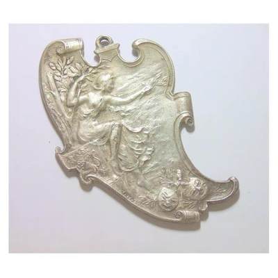 【艺术】法国艺术大章1904年 女神坐像树叶形高浮雕精制超大镀银章 70×45MM - 【艺术】法国艺术大章1904年 女神坐像树叶形高浮雕精制超大镀银章 70×45MM