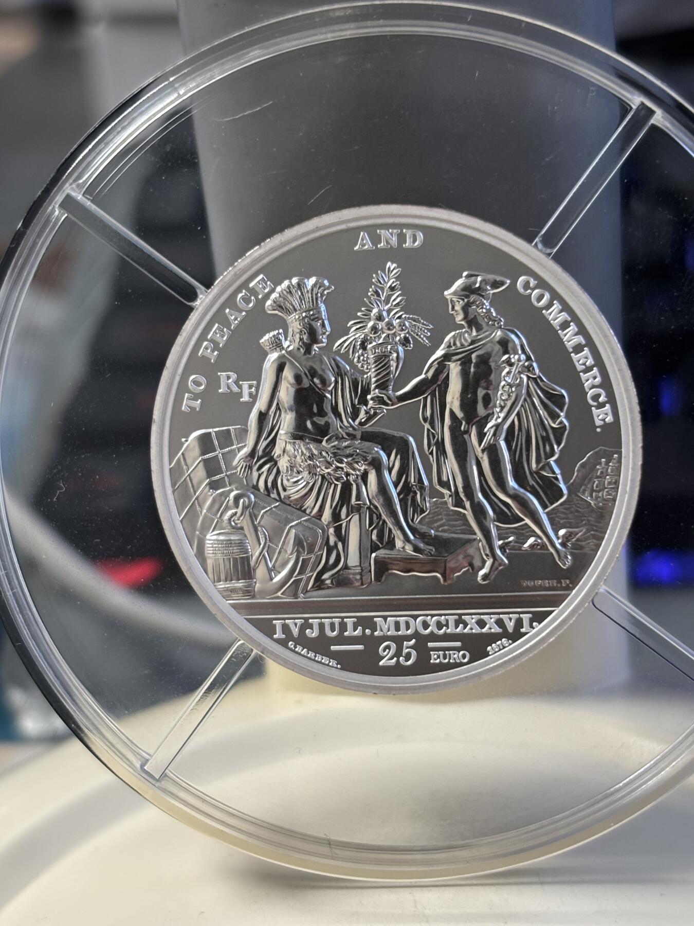 第181期拍卖   法国2022年人类伟大的日子 美国大宪法 高浮雕仿古2盎司银币无盒证书，999银，发行量1000枚