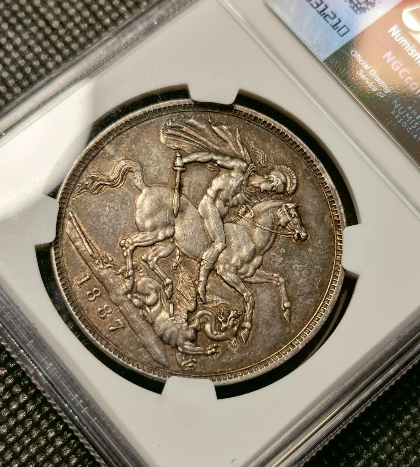 甄臻铺-世界币章拍卖（第38期）立冬小精品场，送拍享返佣金等优惠多多 NGC-AU55 1887年英国高冠马剑，包浆很炫很厚，影响评分了