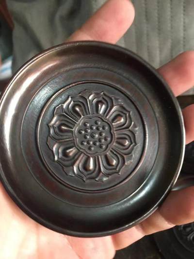 老红木茶托四个一套，包浆自然，雕刻漂亮，见图示 - 老红木茶托四个一套，包浆自然，雕刻漂亮，见图示