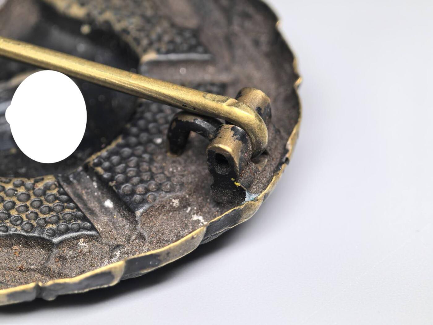 小驴勋章奖章收藏11月8日周六晚6点拍卖（珍爱和平，收藏战争，铭记历史，勿忘国耻，忠党爱国。有偿代拍，送拍规则在简介最后，参拍须阅读规则后再参拍，关系到运费包装发货时效真假辨别等关键信息，拍卖时不再发原图，看大图店主微信码在最后拍品里）