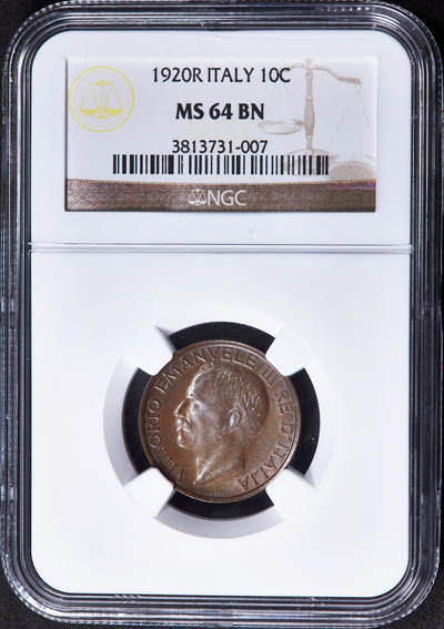 【俄甄集藏】2025年(044)11-12星期三晚 19:30 全场包邮 - 意大利1920年R版伊曼纽尔三世蜜蜂10分铜币，NGC MS64，巧克力包浆，转光品相，钱币史上十分经典的设计，热门品种