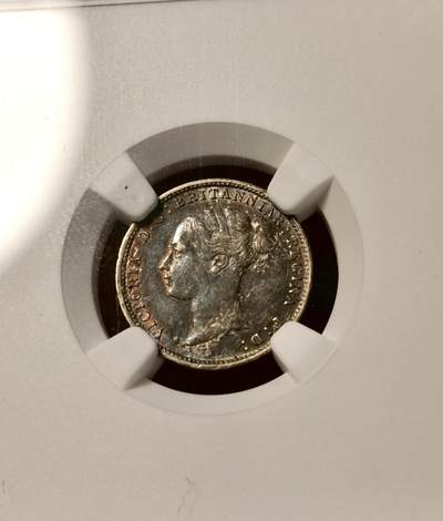 甄臻铺-世界币章拍卖（第38期）立冬小精品场，送拍享返佣金等优惠多多 NGC-MS64 AU58-MS64 1887年英国维多利亚女王濯足币 镜面五彩 少见的年份 三便士包浆太厚低评，S级别的少见程度