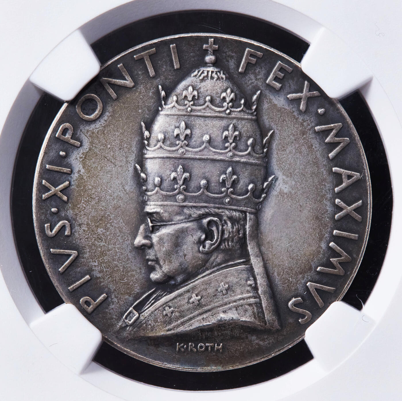 【俄甄集藏】2025年(044)11-12星期三晚 19:30 全场包邮 梵蒂冈1929年庇护十一世纪念梵蒂冈城国成立50周年银章，NGC MS64，黄油酱彩原味老包浆，味道佳，经典品种