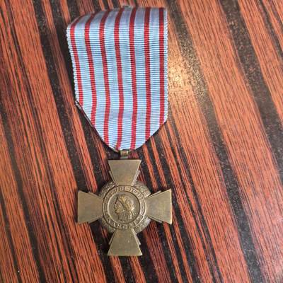 泡泡币外币第二十七场可代拍15038385335微信 - 勋章。