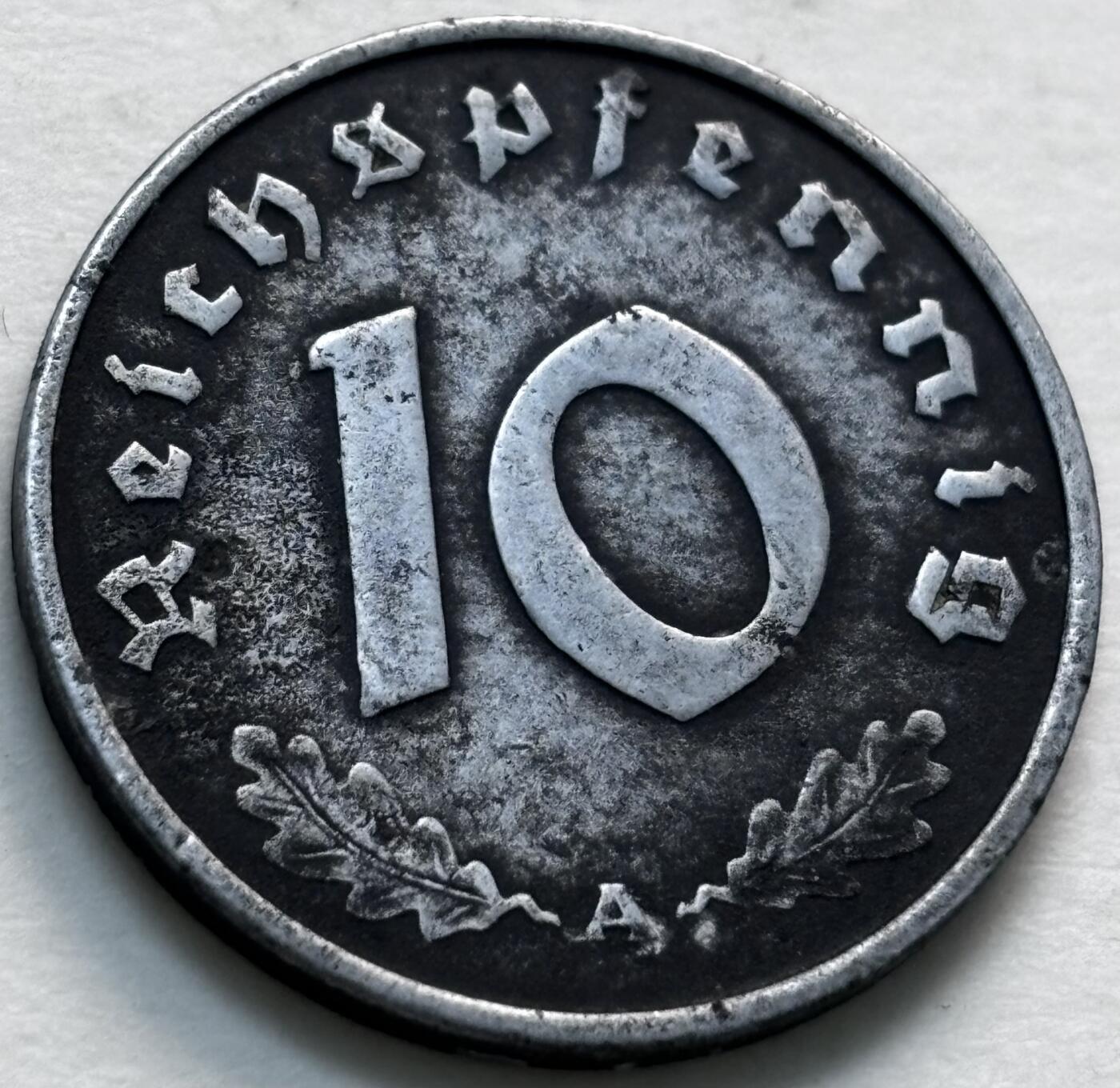 文馨钱币收藏第 279 场，银币，纪念铜章场 长期接收代拍品 1942 年德三 10 芬尼，第三版 A 厂