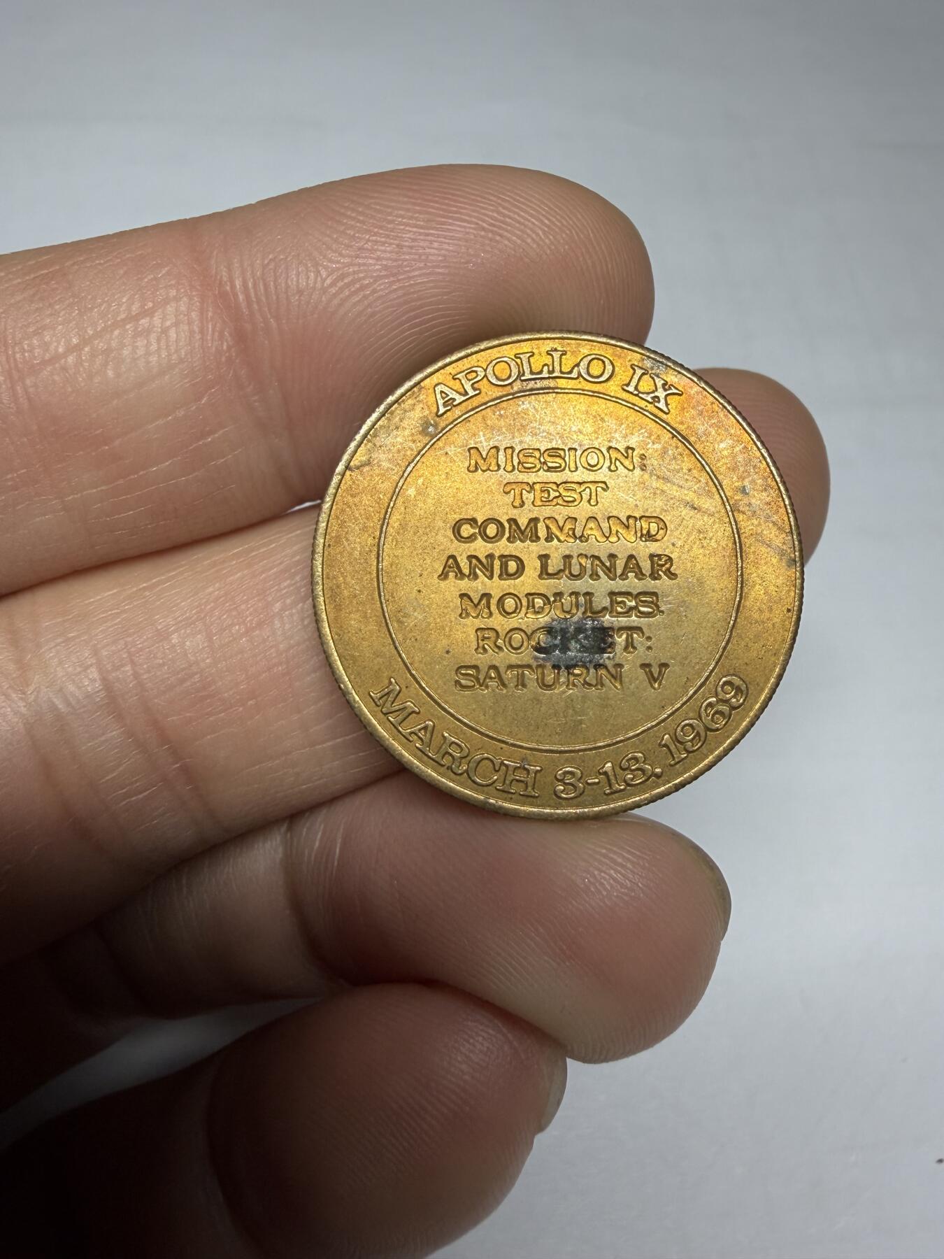 2025年集古藏今外币拍卖第十期-第3场—（总第283拍），可以寄存60天，满160元包邮。 阿波罗宇宙飞船纪念章，直径25毫米