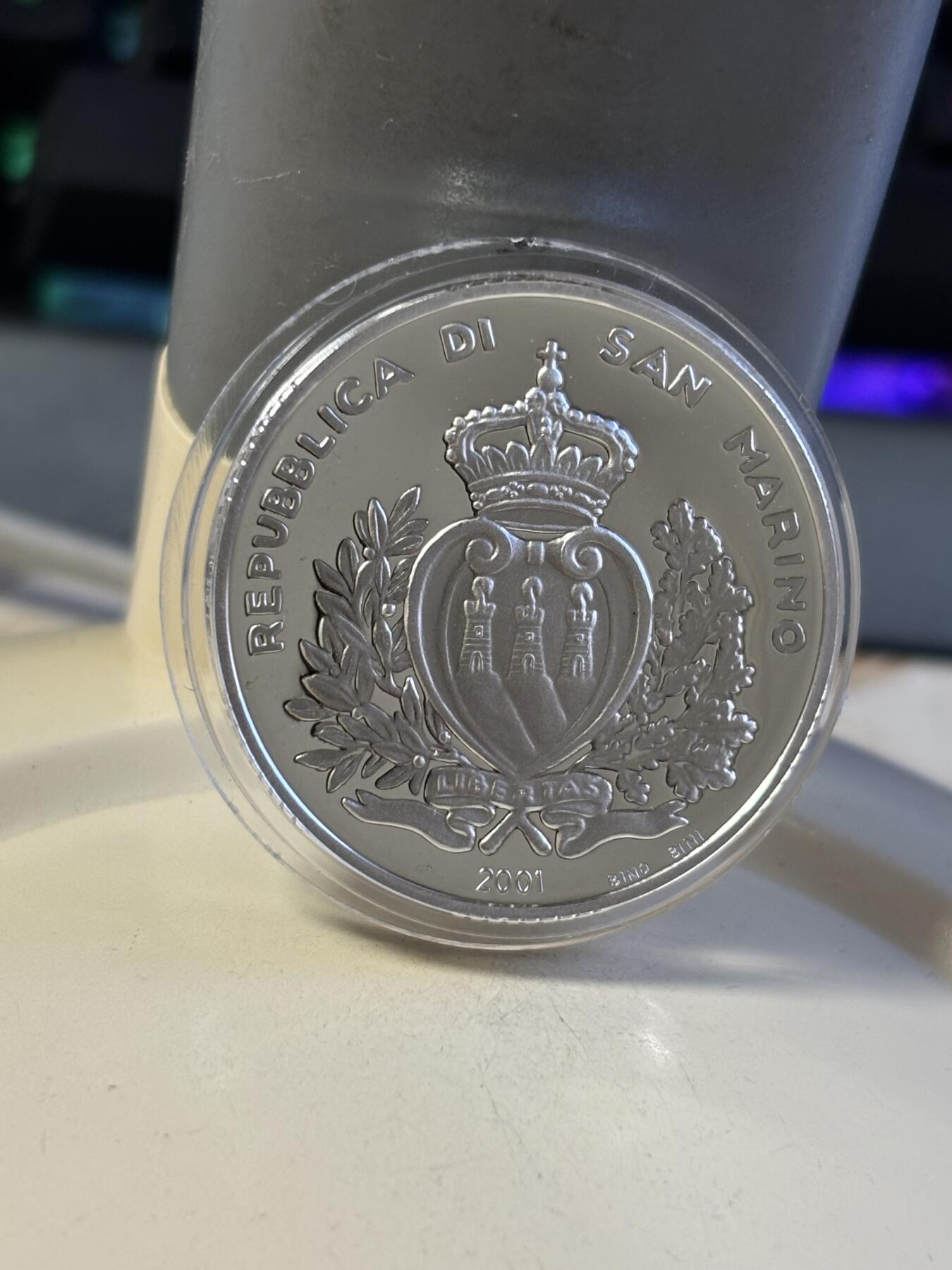 第181期拍卖 圣马力诺2001年法拉利世界冠军1万里拉纪念银币，835银，22克