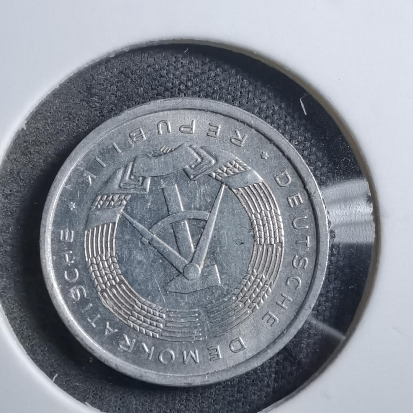 沼泽如烟--第894场 东德1980年1芬尼