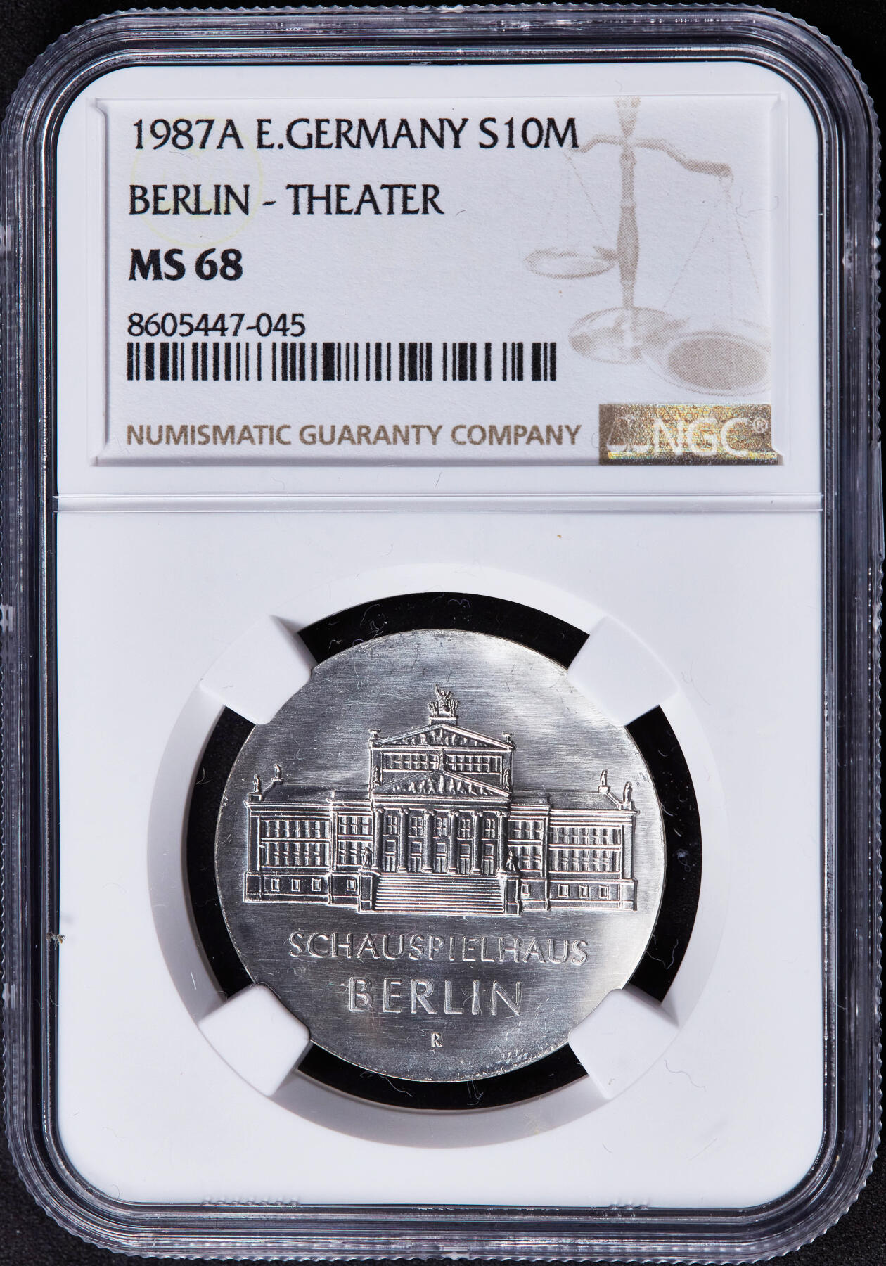 【俄甄集藏】2025年(044)11-12星期三晚 19:30 全场包邮 民主德国（东德）1987年A版纪念柏林大剧院建成750周年10马克银币，NGC MS68，冠军，重17克，50%银，发行量51000枚，少见品种