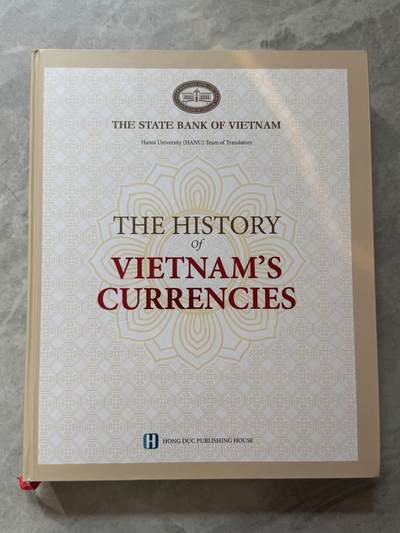 博洋堂“物美丰成”11月精品专场暨第145期（全场包邮） - 越南国家银行成立70周年纪念版书籍，英文版，限量发行，是目前官方介绍越南历史货币最权威最详细的书籍，很厚重，铜板纸印刷，质量非常好，有600多页（该拍品运费到付）