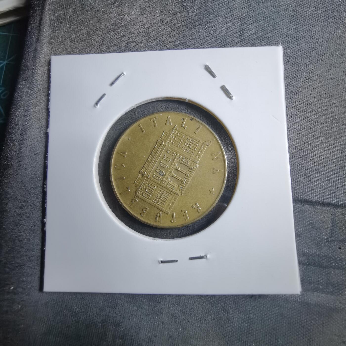 沼泽如烟--第894场 意大利1981年200里拉