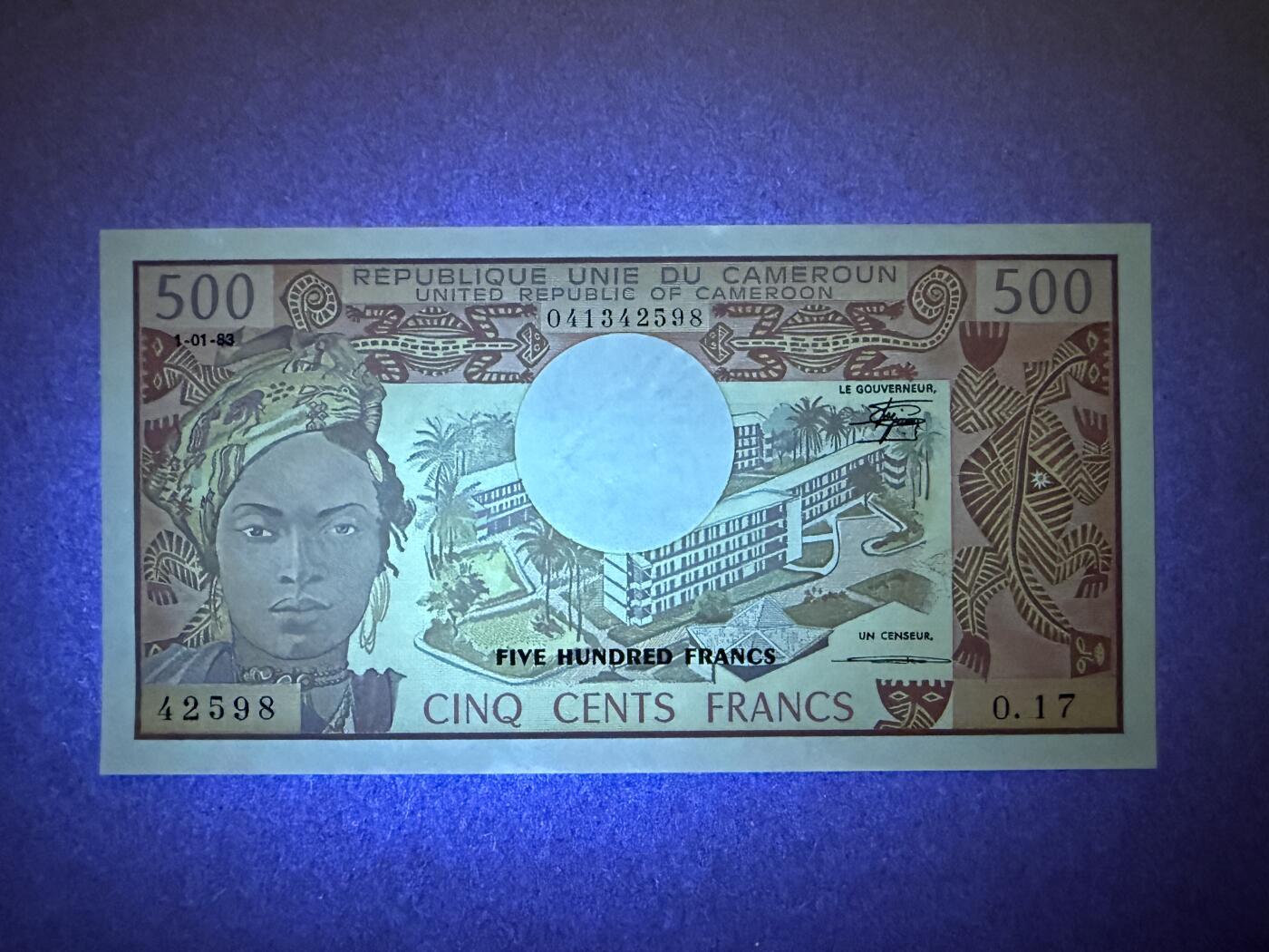 《艾美收藏》第219期-11.9周日外币畅拍场 喀麦隆500法郎 UNC 1983年 边缘轻微荧光
