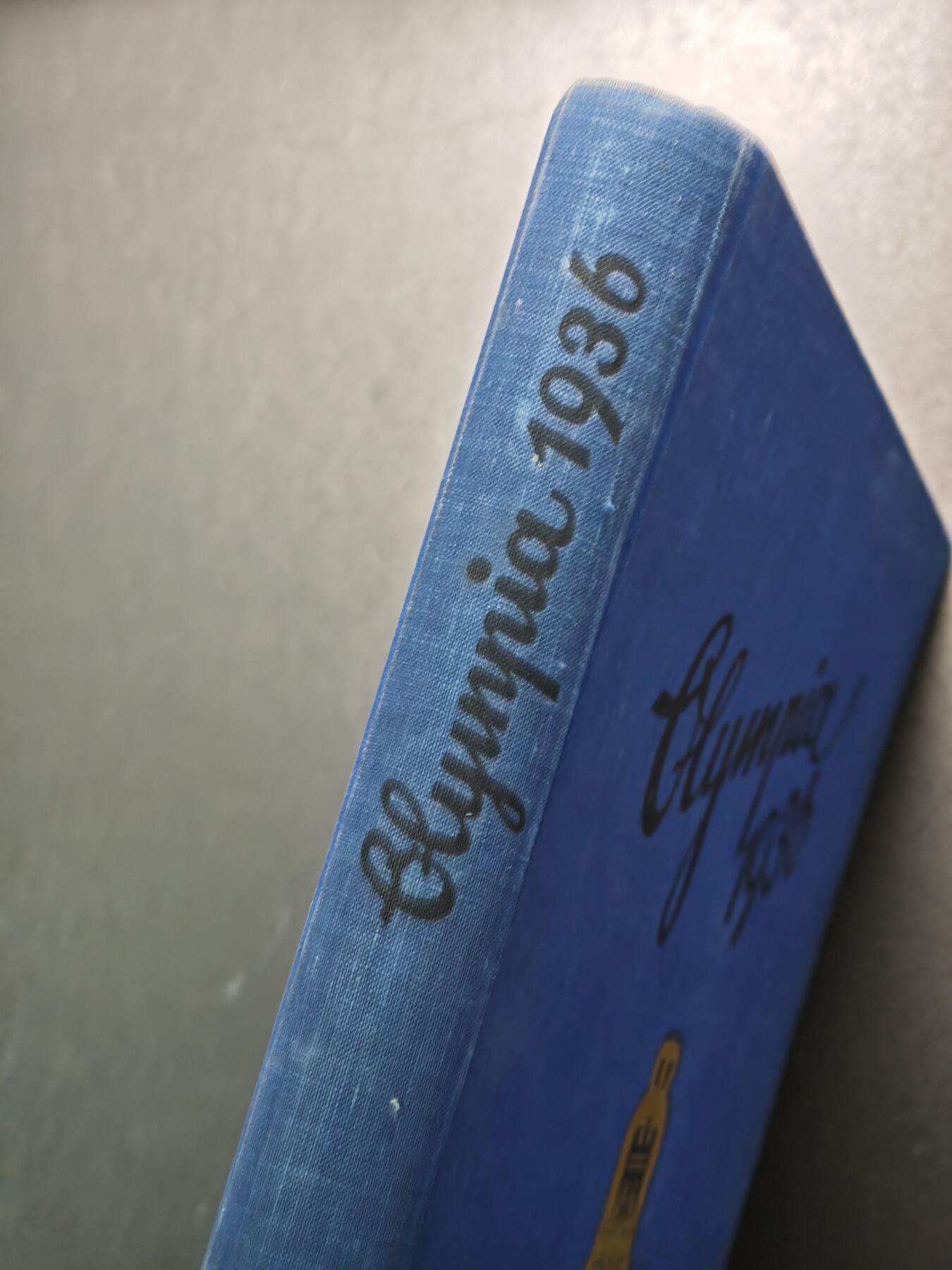 【德藏】世界币章拍卖第152期（拍品征集中~欢迎藏友联系） 97新 1936年 德国柏林奥运会纪录1-2册全 超大开本 极其细致的记录了这届柏林奥运会 硬壳布面精装 两册书共约296页 全书图片均是照片粘贴