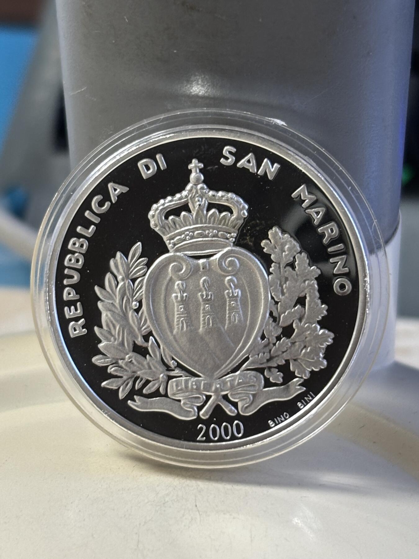 第181期拍卖  圣马力诺2000年米开朗基罗雕塑10000里拉纪念银币，835银，22克