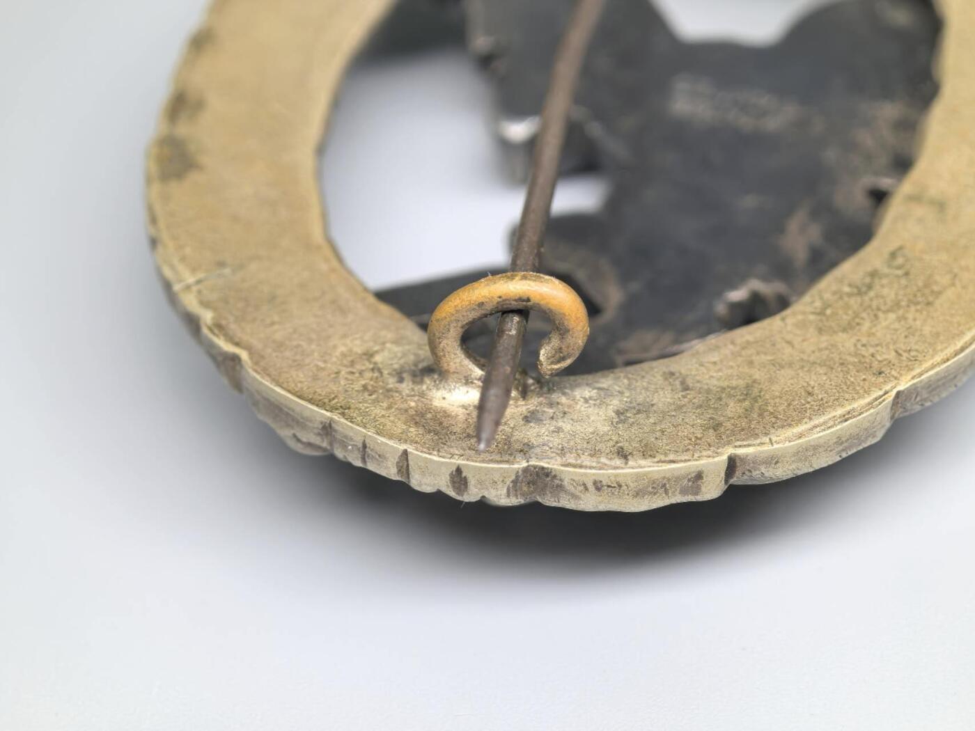 小驴勋章奖章收藏11月8日周六晚6点拍卖（珍爱和平，收藏战争，铭记历史，勿忘国耻，忠党爱国。有偿代拍，送拍规则在简介最后，参拍须阅读规则后再参拍，关系到运费包装发货时效真假辨别等关键信息，拍卖时不再发原图，看大图店主微信码在最后拍品里）