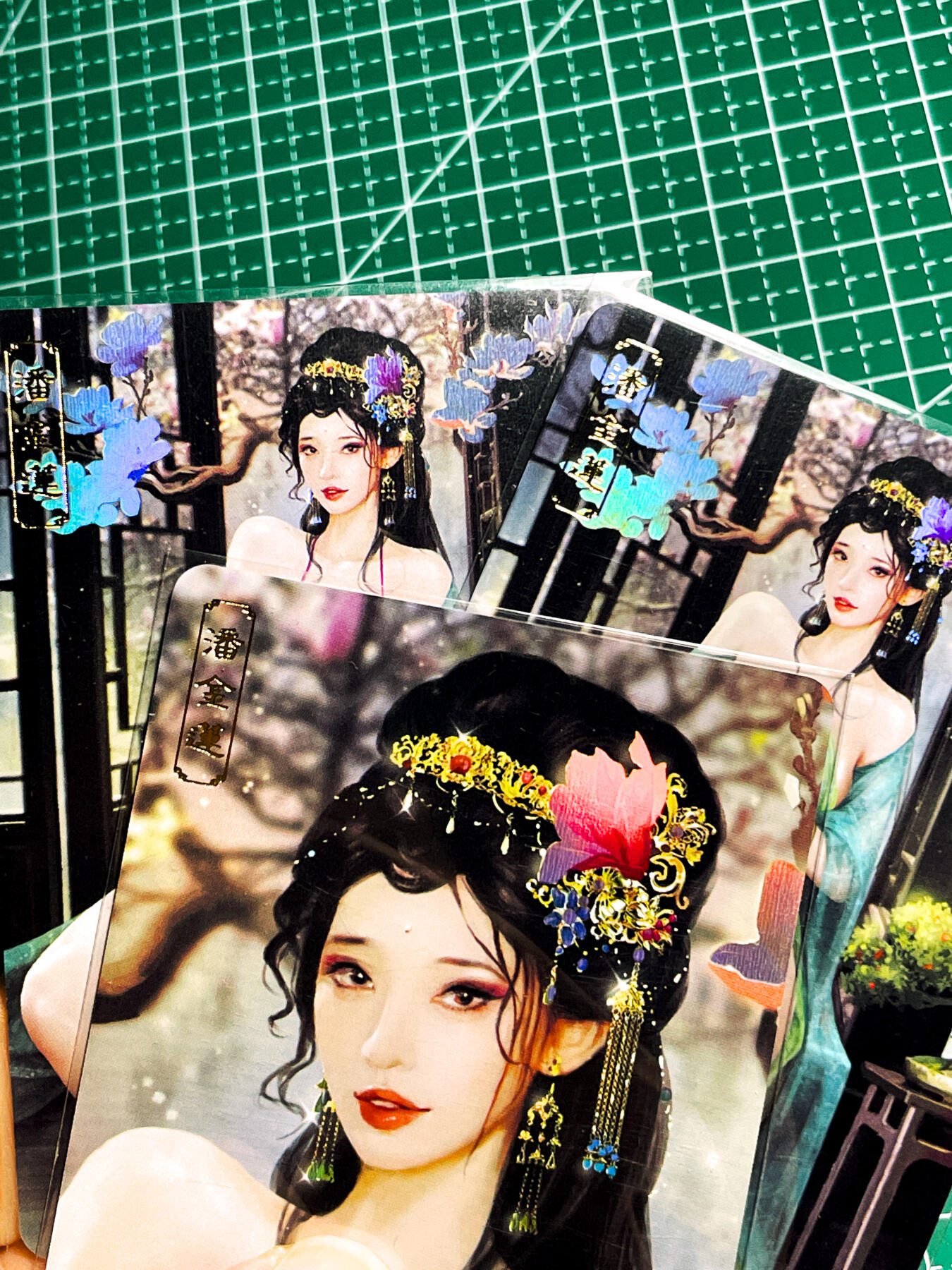 显眼宝36期 11月12日晚21:50截拍 佣金1起 可寄存～ 卡将卡牌 欲女传 稀有第二弹 潘金莲 三渐变三张 彩闪卡 63*88