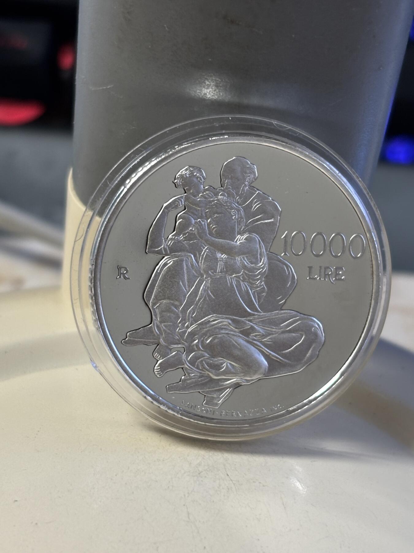 第181期拍卖  圣马力诺2000年米开朗基罗雕塑10000里拉纪念银币，835银，22克