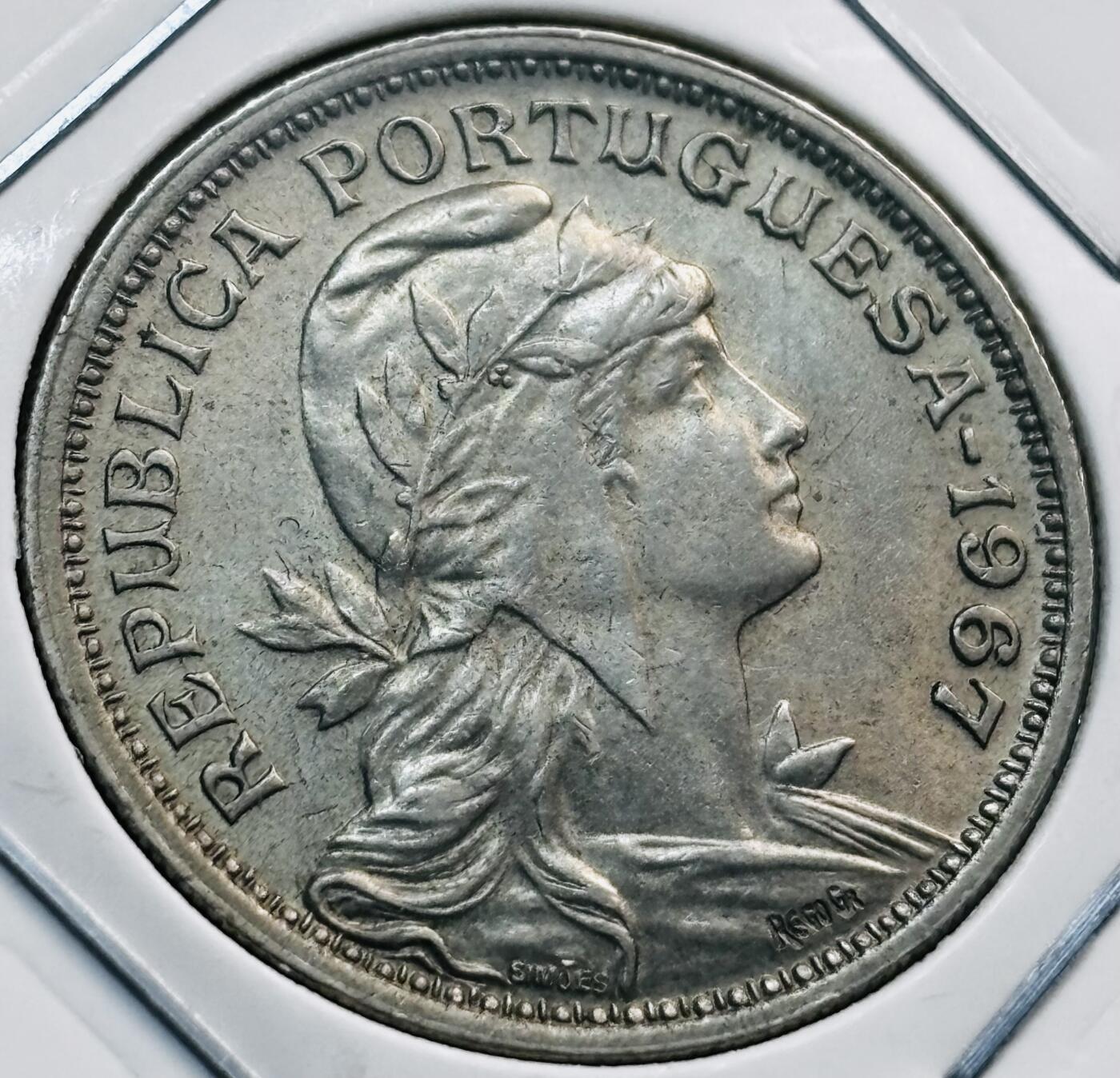 文馨钱币收藏第 279 场，银币，纪念铜章场 长期接收代拍品 原光品相 1967 年葡萄牙女神 50 分