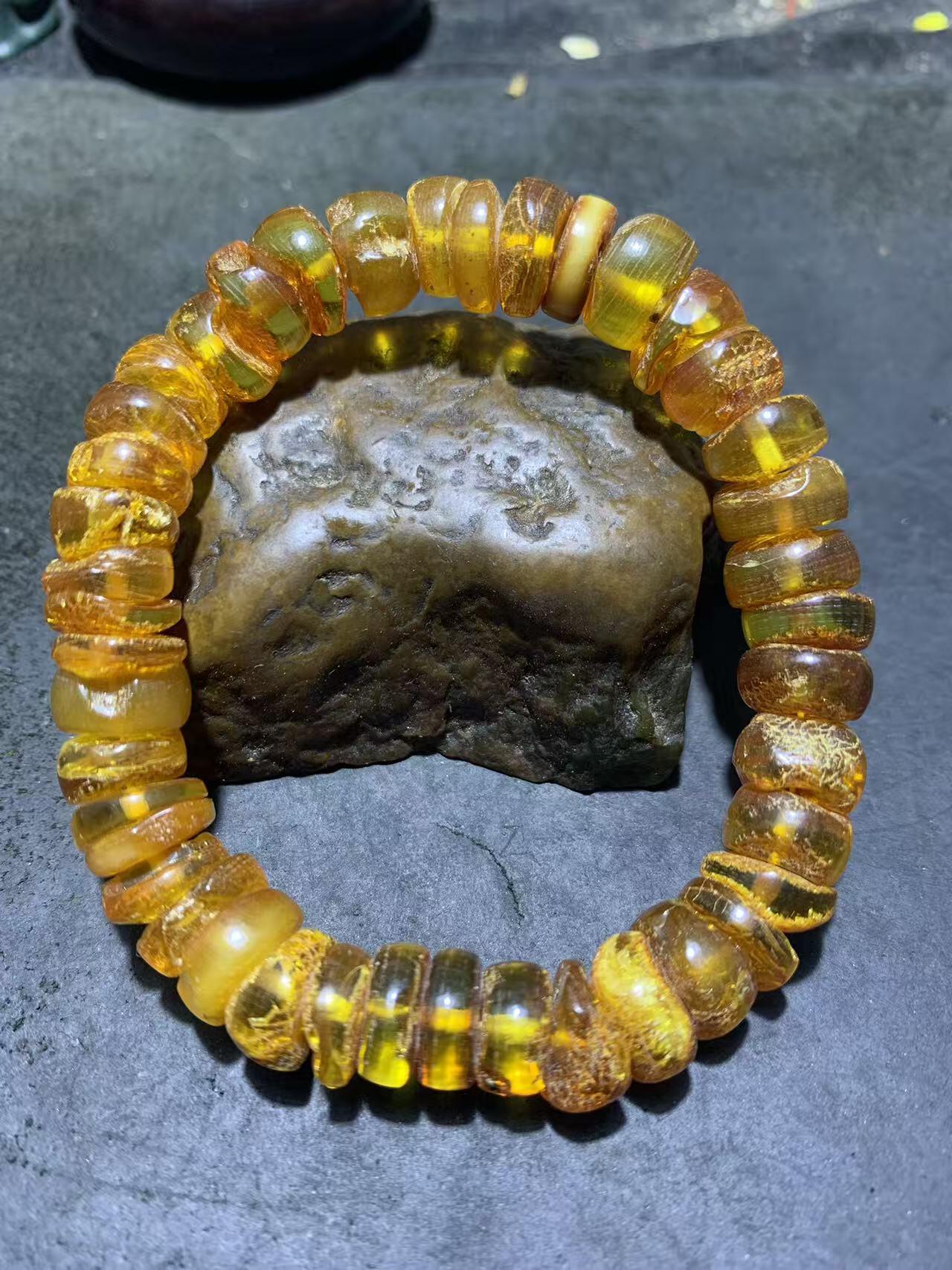 天然原矿俄料蜜蜡原皮随形手串1条！