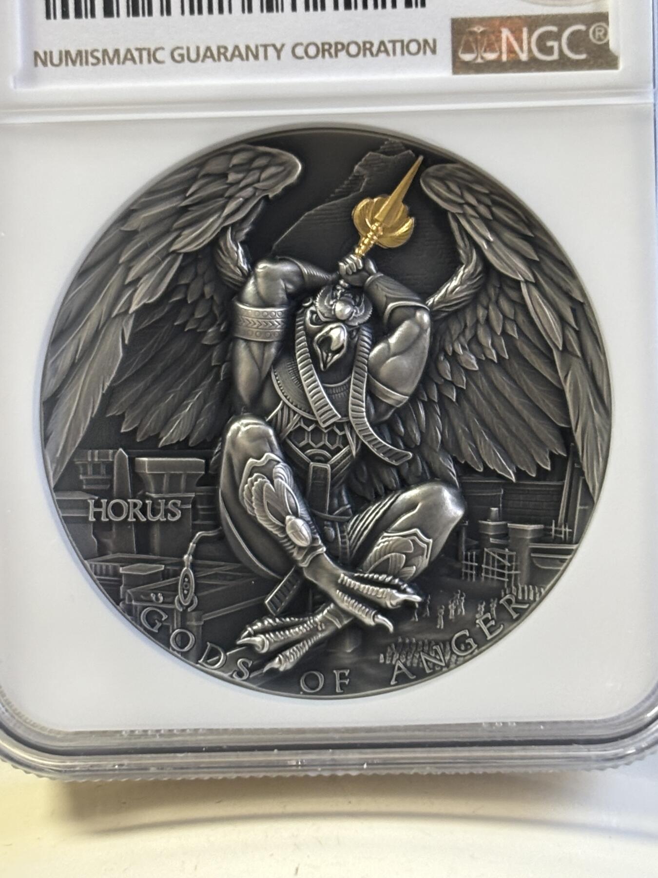 第181期拍卖 纽埃2020年愤怒之神荷鲁斯2盎司仿古镀金纪念银币NGC-MS70带证书，999银，发行量500枚