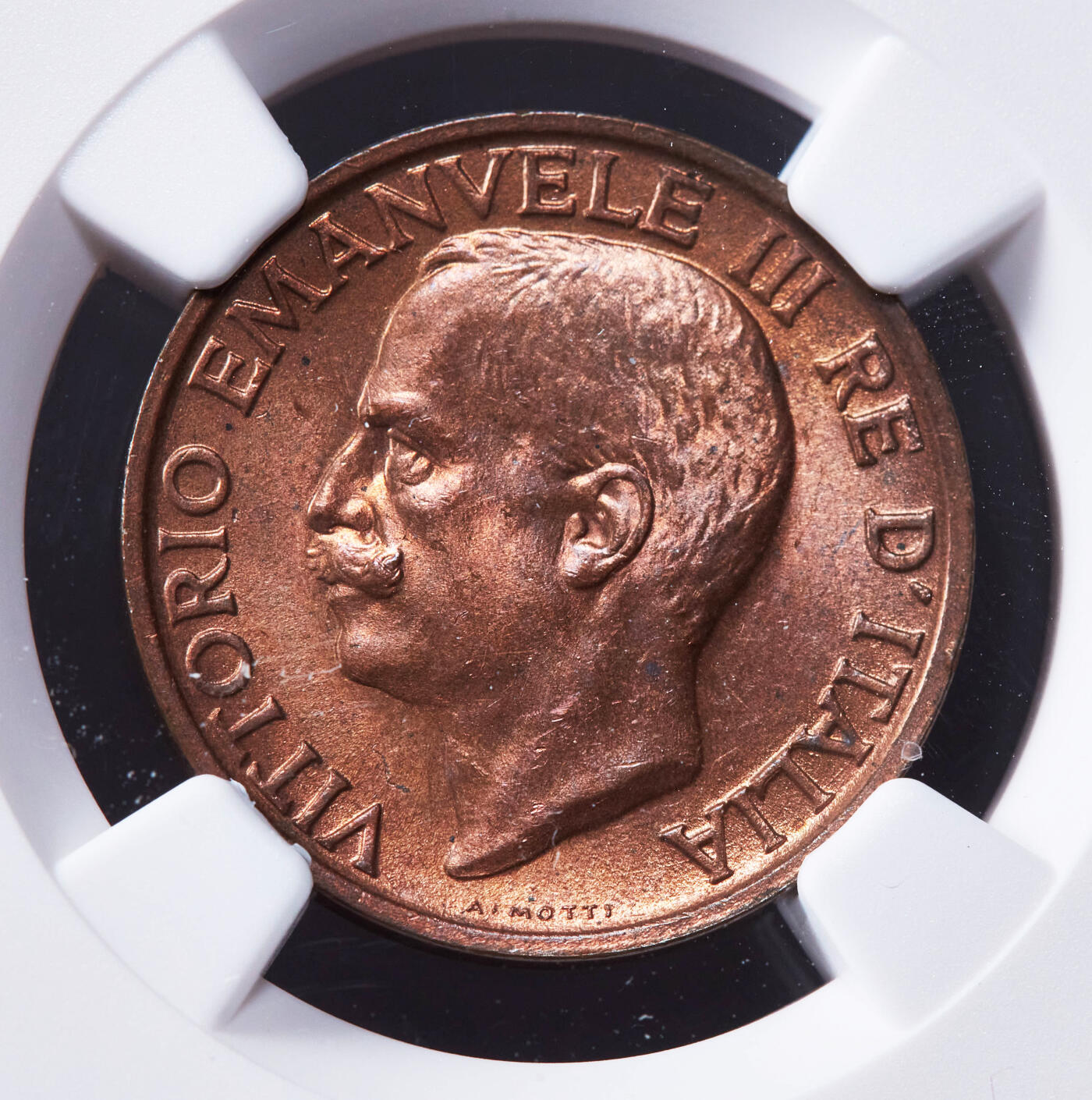 【俄甄集藏】2025年(044)11-12星期三晚 19:30 全场包邮 意大利1920年R版伊曼纽尔三世蜜蜂10分铜币，NGC MS65RB，原铜光闪闪，转光品相，钱币史上十分经典的设计，热门品种