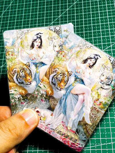 显眼宝36期 11月12日晚21:50截拍 佣金1起 可寄存～ - 燎原卡牌 焱卡文化 妖姬传第九弹 地涌夫人普卡一对 最傲娇的角色 63*88