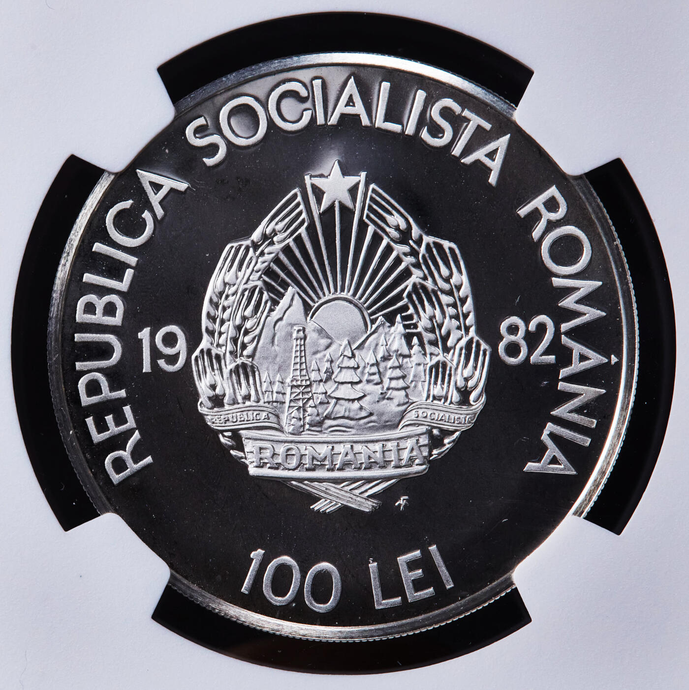 【俄甄集藏】2025年(044)11-12星期三晚 19:30 全场包邮 罗马尼亚1982年纪念达基亚人建立独立国家2050周年100列伊精制大银币，NGC PF68UC，重30克，92.5%银，发行量仅有928枚，十分稀有的品种，罗马尼亚现代银币总筋品种