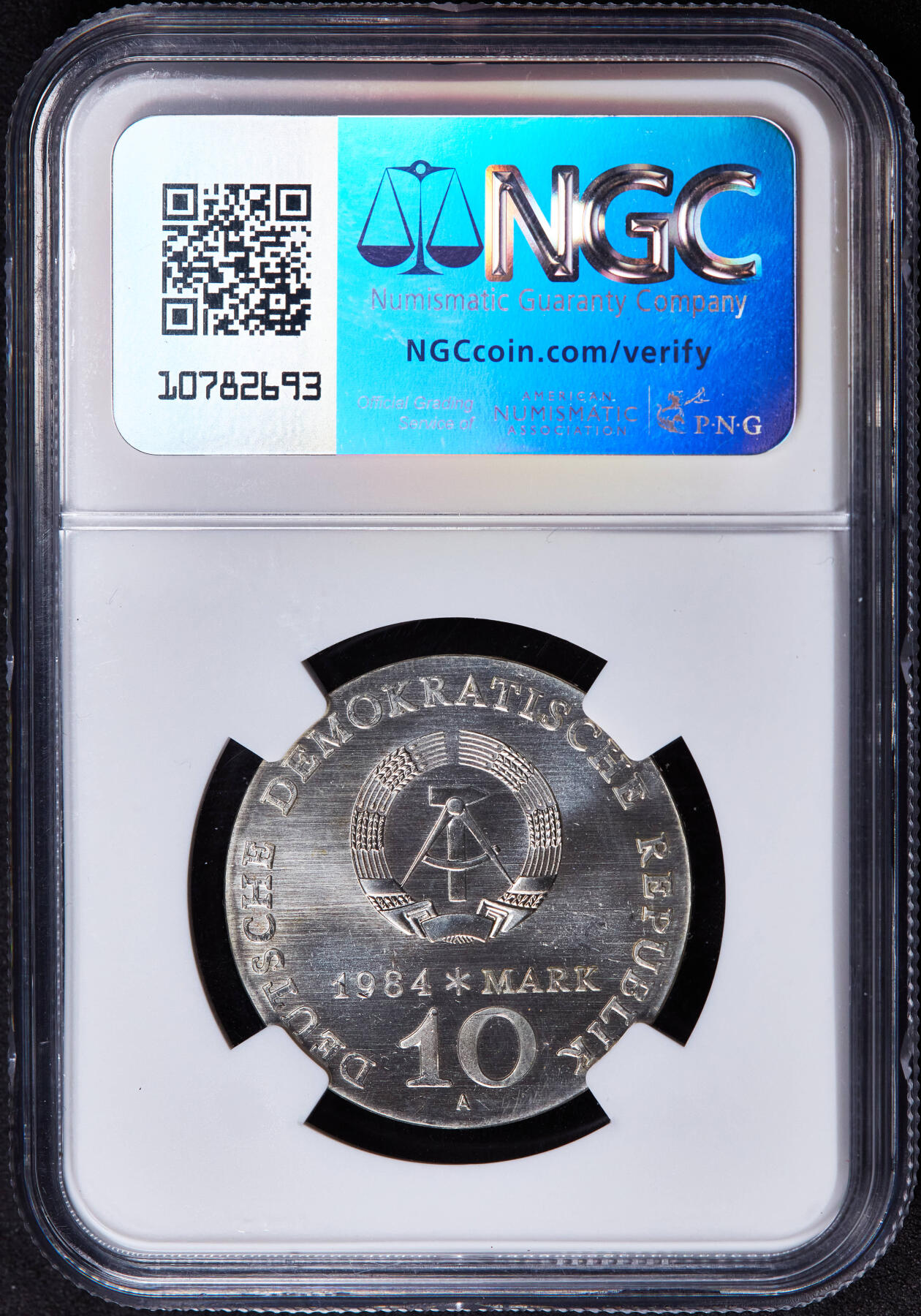 【俄甄集藏】2025年(044)11-12星期三晚 19:30 全场包邮 民主德国（东德）1984年A版非洲秃鹳插画，纪念动物学家、插图画家艾尔弗雷德·布雷姆逝世100周年10马克银币，NGC MS68，亚军，重17克，50%银，发行量50000枚，东德精制币里的名誉品种，少见品种