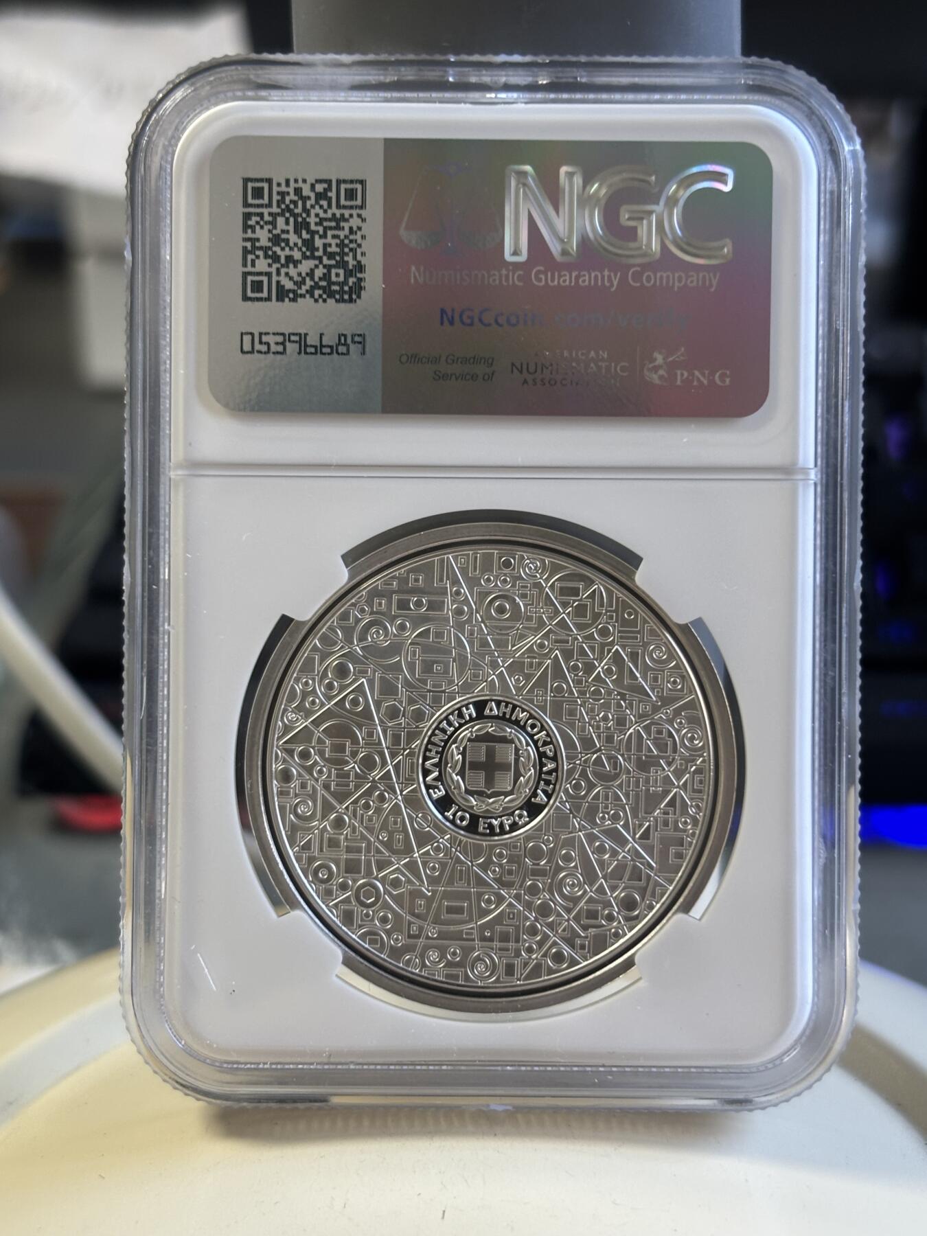 第181期拍卖  2023年希腊发行希腊文化系列--数学家欧几里得10欧元局部彩色精制纪念银币 NGC PF69原盒证书，34.1克，925银，发行1500枚