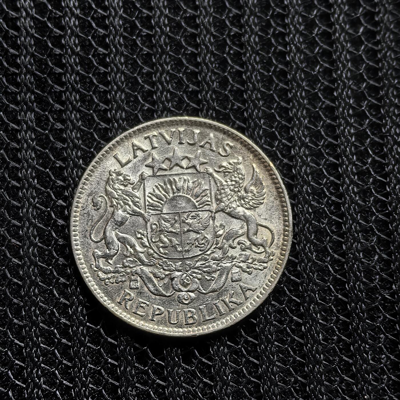 道一币馆币章第一百五十三场 拉脱维亚1924年盾徽1拉特银币